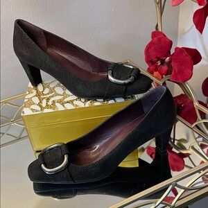 Stuart Weitzman The Tube Goosebump Leather Shimmery Black Buckle Heels Size 8
